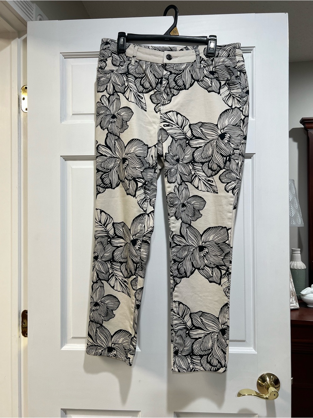 Black Floral Print Crop Pants - Cream Background